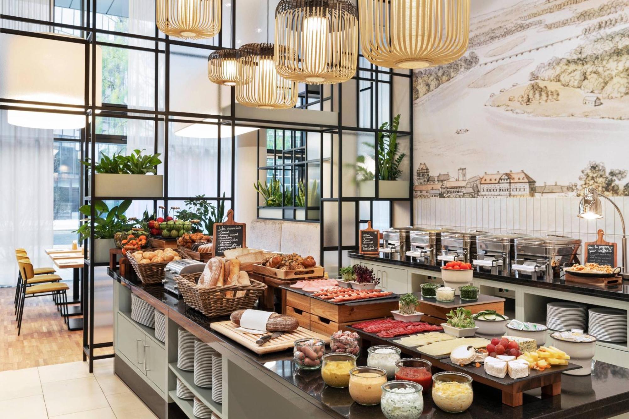 Courtyard By Marriott Vienna Prater/Messe Hotel Bagian luar foto